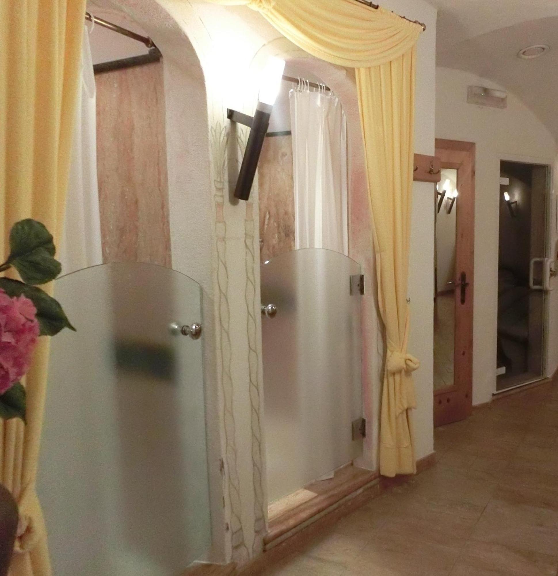 Garni Criss Aparthotel Colfosco Exterior photo