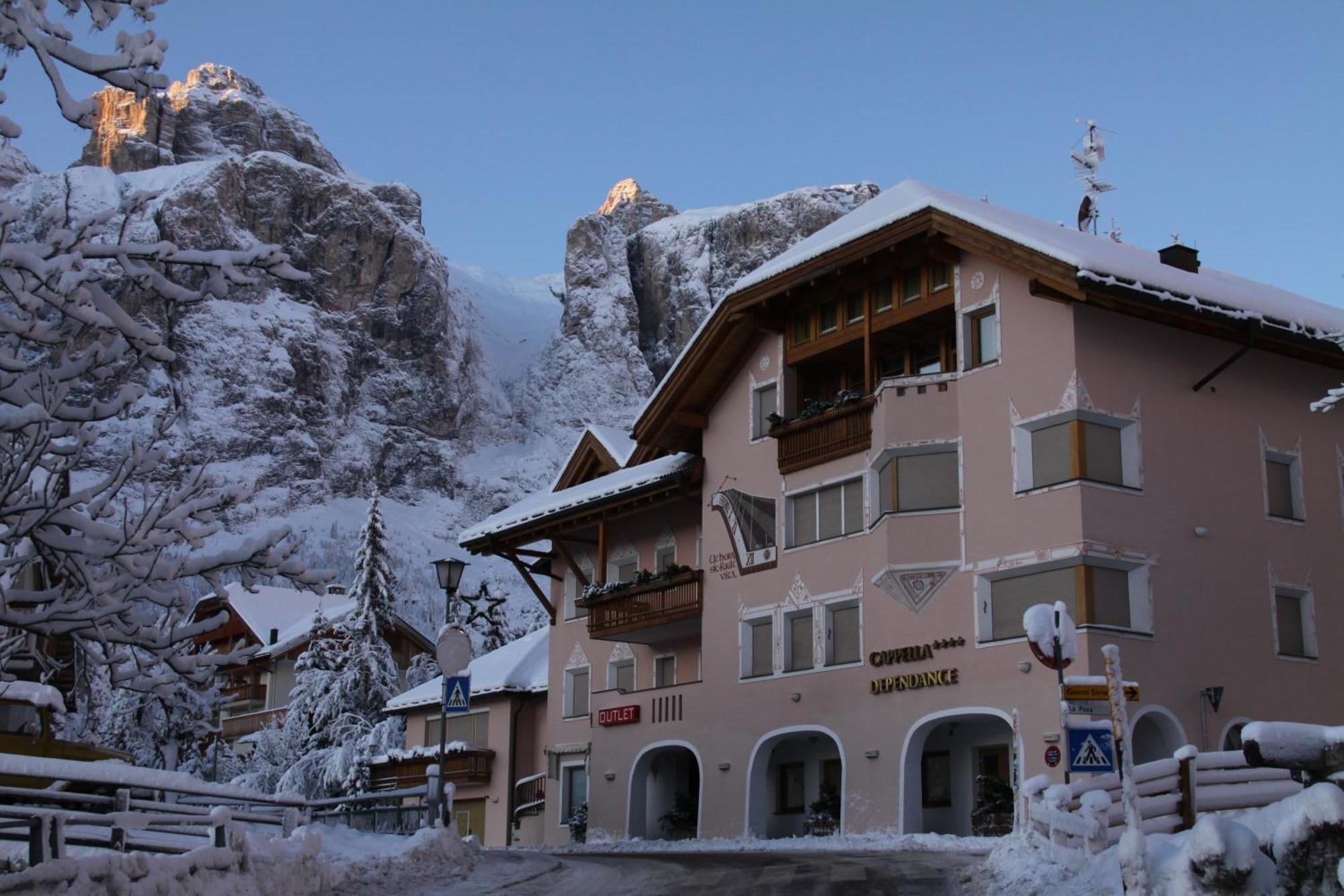 Garni Criss Aparthotel Colfosco Exterior photo