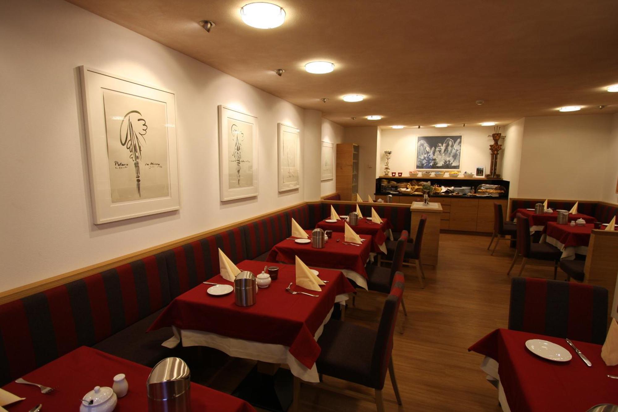 Garni Criss Aparthotel Colfosco Exterior photo